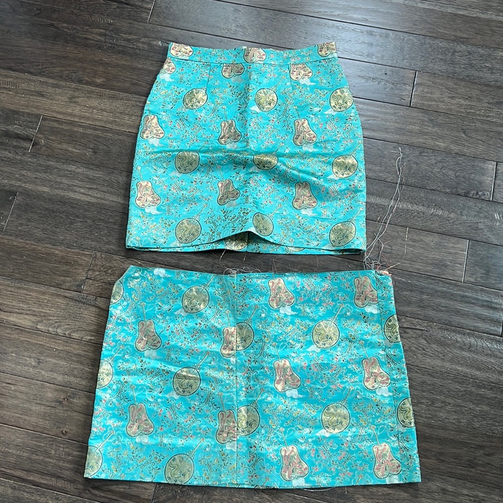 silk skirt size 10 teal with violins gold